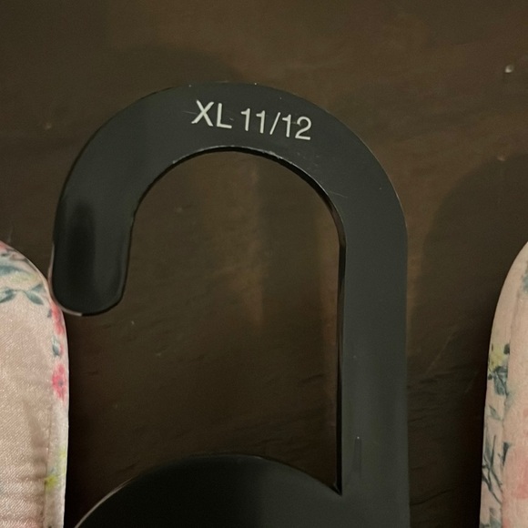 Inc International Concepts Printed Faux Fur Slide Slippers & Sleep Mask … - Picture 3 of 7